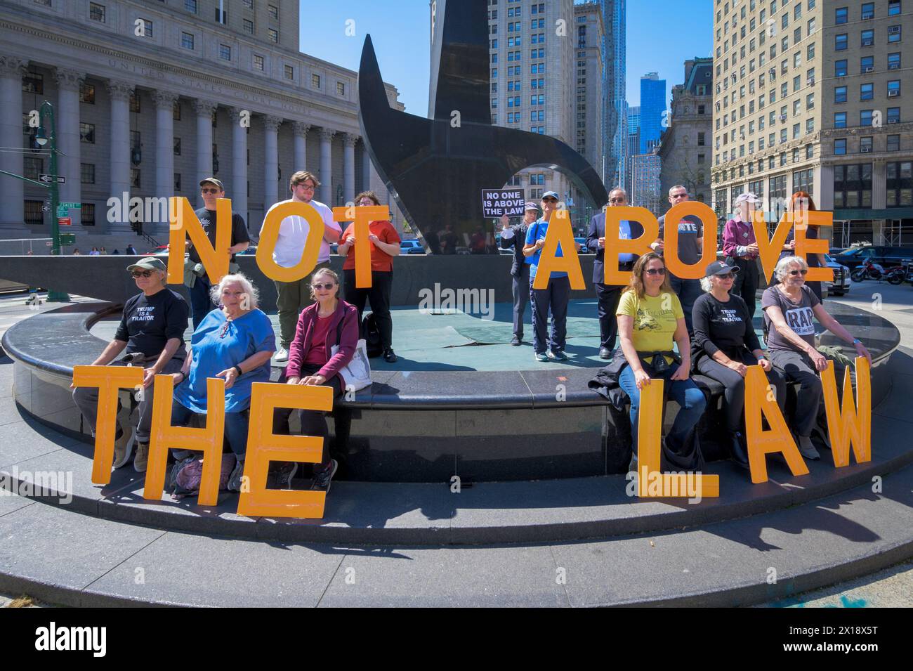 ÉTATS-UNIS. 15 avril 2024. Alors que la sélection du jury commence le 15 avril 2024 dans People of the State of New York v. Donald Trump, la coalition Not Above the Law tient une conférence de presse à Foley Square à New York pour souligner la gravité des accusations criminelles de 34 contre Trump – en particulier sa falsification de dossiers commerciaux pour tromper l’électorat et interférer avec l’élection – et pour appeler à un procès équitable et rapide cela permet de rendre des comptes. (Photo par Erik McGregor/Sipa USA) crédit : Sipa USA/Alamy Live News Banque D'Images