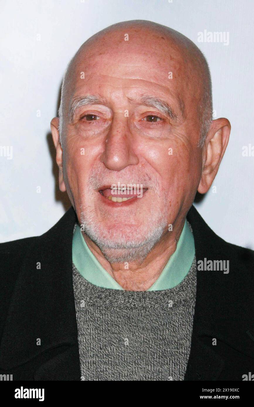 Dominic Chianese arrive à la première mondiale de « Wintuk », la toute nouvelle création du Cirque du Soleil au WaMu Theater du Madison Square Garden à New York le 7 novembre 2007. Crédit photo : Henry McGee/MediaPunch Banque D'Images