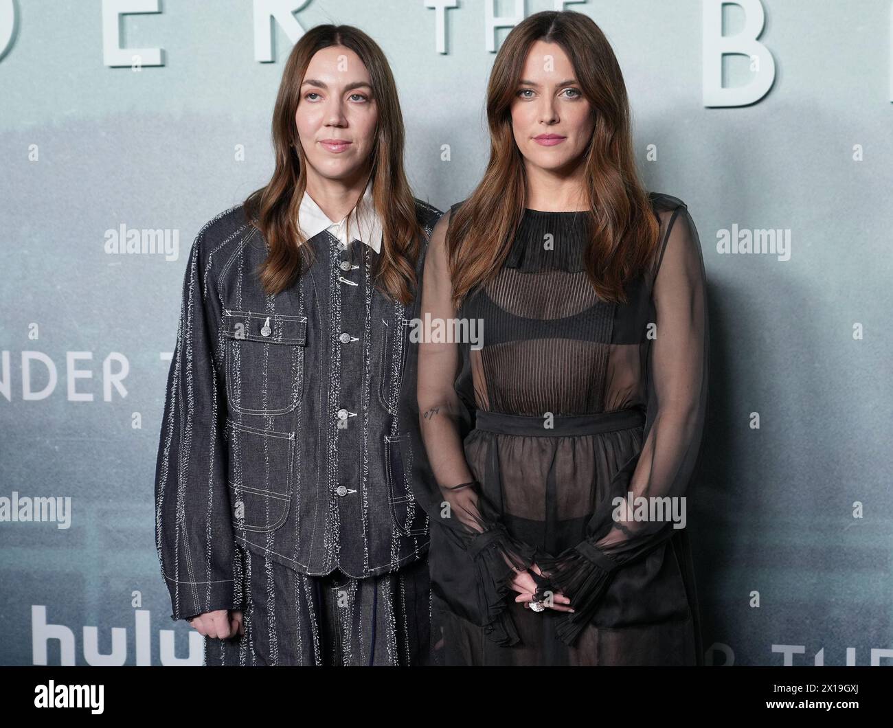 Los Angeles, États-Unis. 15 avril 2024. (G-d) Gina Gammell et Riley Keough à la première Hulu's UNDER THE BRIDGE Los Angeles tenue au DGA Theater à Los Angeles, CA le lundi 15 avril 2024. (Photo de Sthanlee B. Mirador/Sipa USA) crédit : Sipa USA/Alamy Live News Banque D'Images