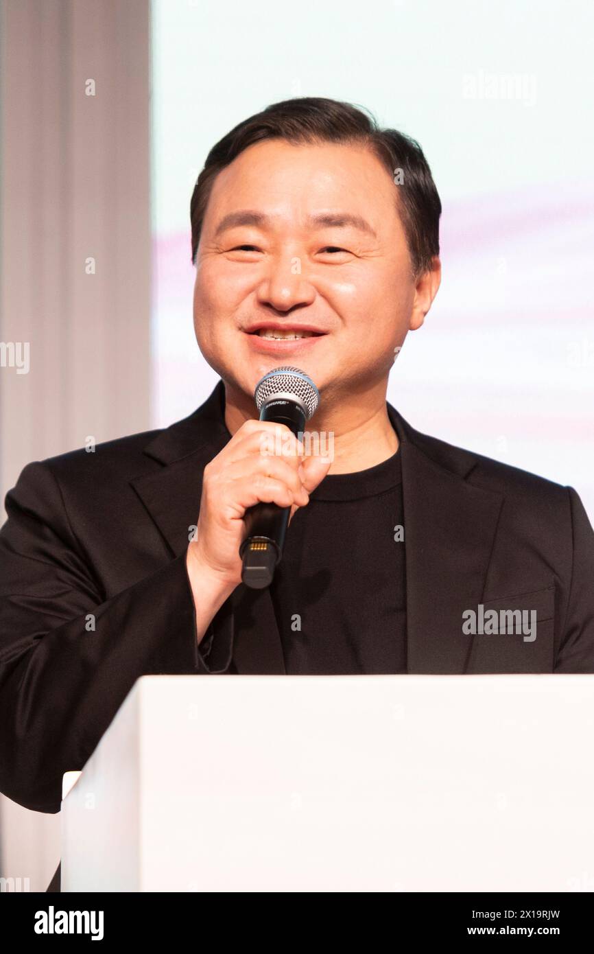 Milan, Italie. 15 avril 2024. Président et Directeur du Corporate Design Center de Samsung Electronics TM Roh intervient lors de l’événement « nouvel équilibre » au Museo Nazionale Scienza e Tecnologia Leonardo da Vinci lors du Fuorisalone à Milan, Italie, le 15 avril 2024 crédit : Mairo Cinquetti/Alamy Live News Banque D'Images