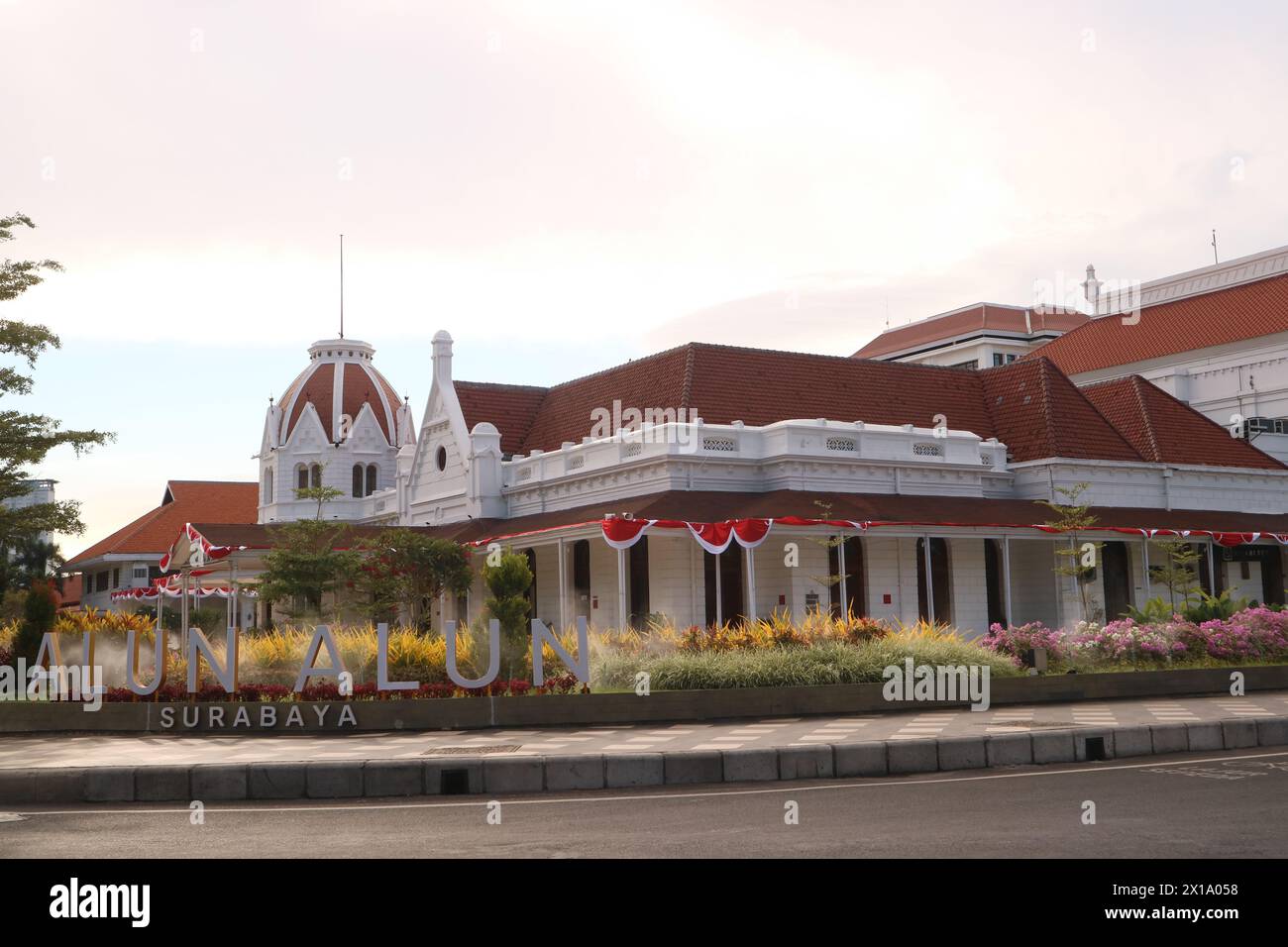 Balai Pemuda Surabaya est l'un des bâtiments historiques qui est protégé par le gouvernement de la ville de Surabaya. Banque D'Images