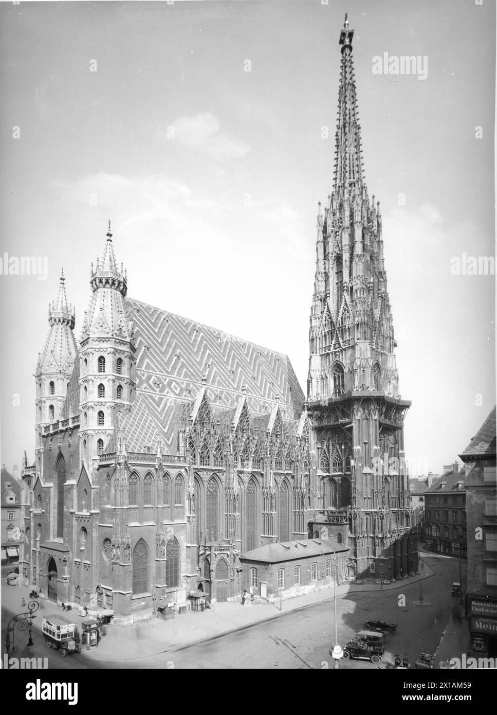 Vienne 1,. La cathédrale de Stephan, vue générale de quelque chose de plus élevé. Travaux de restauration de la tour sud, 1924 - 19240101 PD1310 - Rechteinfo : droits gérés (RM) Banque D'Images