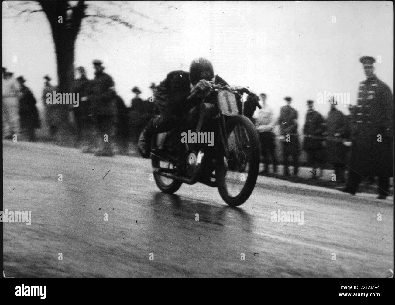 Kilomètre Lancee dans l'avenue Neunkirchner, dans l'image Any 'DKW' 175ccm., 1925 - 19250101 PD2199 - Rechteinfo : droits gérés (RM) Banque D'Images