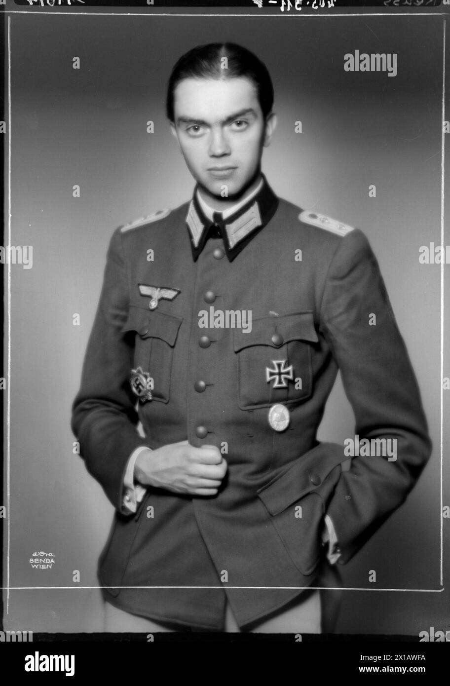 Heinrich IV, prince de Reuss en uniforme, 1944 - 19440101 PD1675 - Rechteinfo : droits gérés (RM) Banque D'Images