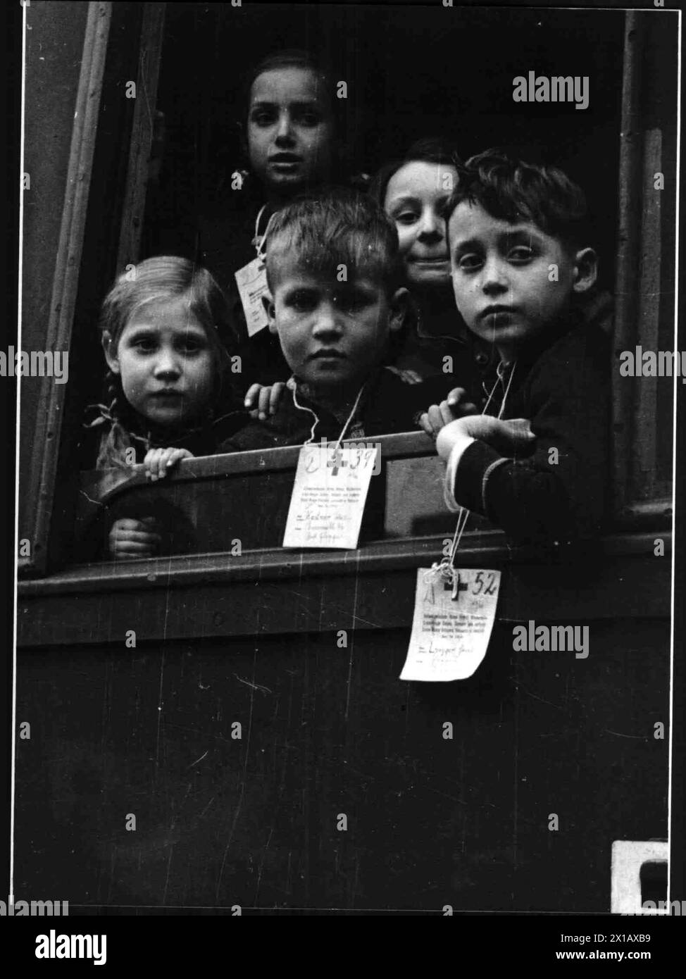 Les enfants autrichiens voyagent en Suisse, action de secours la Croix rouge suisse pour les enfants après la 2ème guerre mondiale, 4.3.1946 - 19460304 PD0005 - Rechteinfo : Rights Managed (RM) Banque D'Images