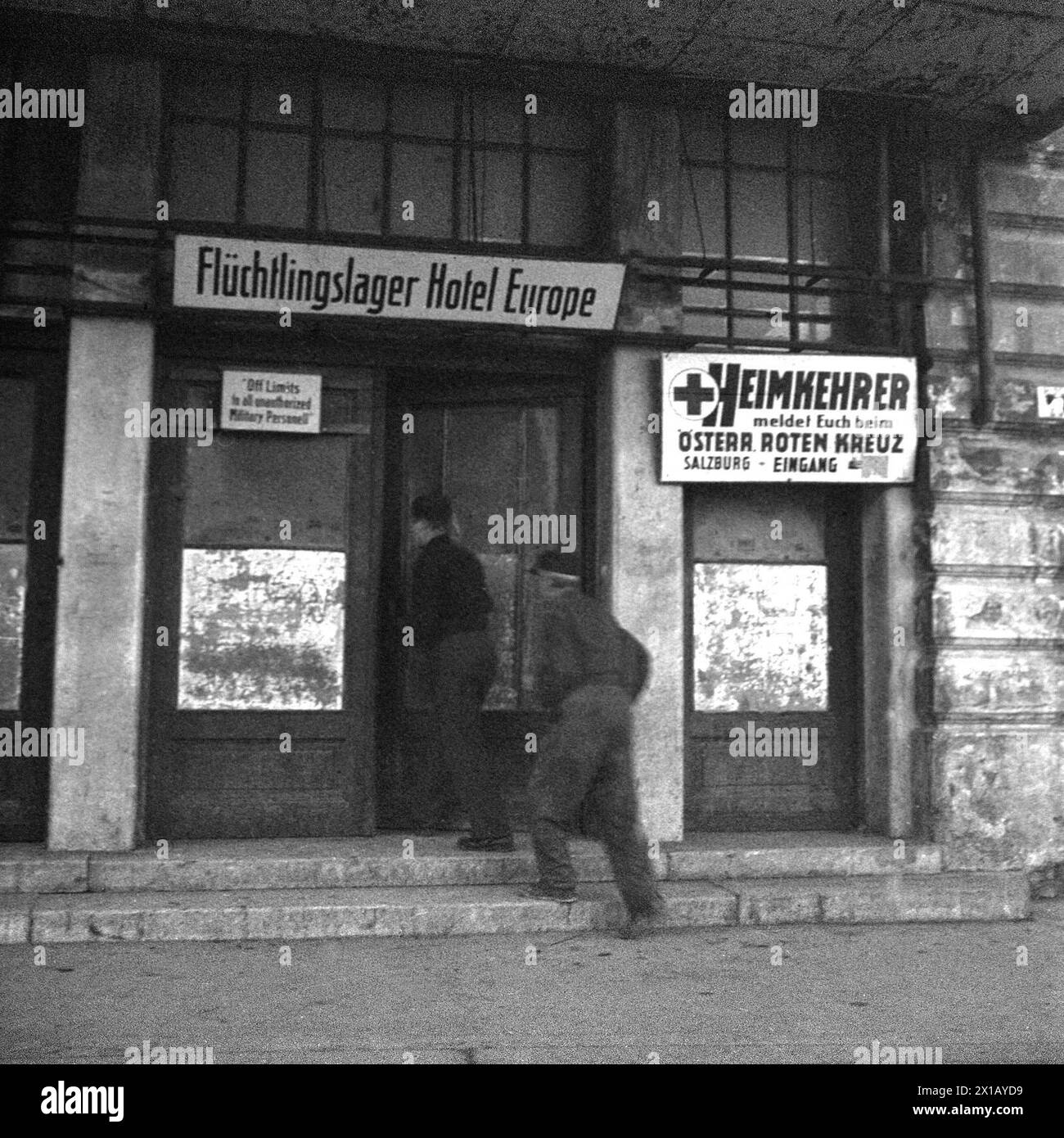 Camp de réfugiés Hôtel Europe de l'Ouest, histoire photo à travers l'ancien Hôtel Europe de l'Ouest à Salzburg vor Station, 'Diese Gaeste erwartet kein wuerdig-freundlicher Hotelportier und keine schick-uniformierten Liftboys werden sie in ihre Zimmer fuehren. ', 13.01.1949 - 19490113 PD0003 - Rechteinfo : droits gérés (RM) Banque D'Images