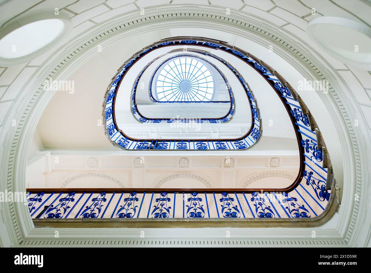 Escalier en colimaçon à la galerie Courtauld, Somerset House, Londres, Royaume-Uni Banque D'Images