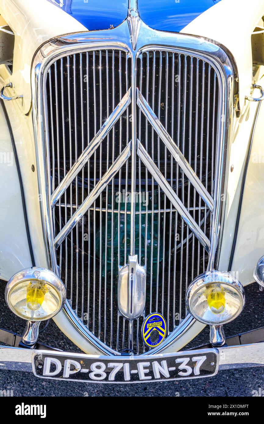 1955 Citroen traction avant 11 BL Cabriolet universelle Open Tourer Motor car - centre de la France. Banque D'Images