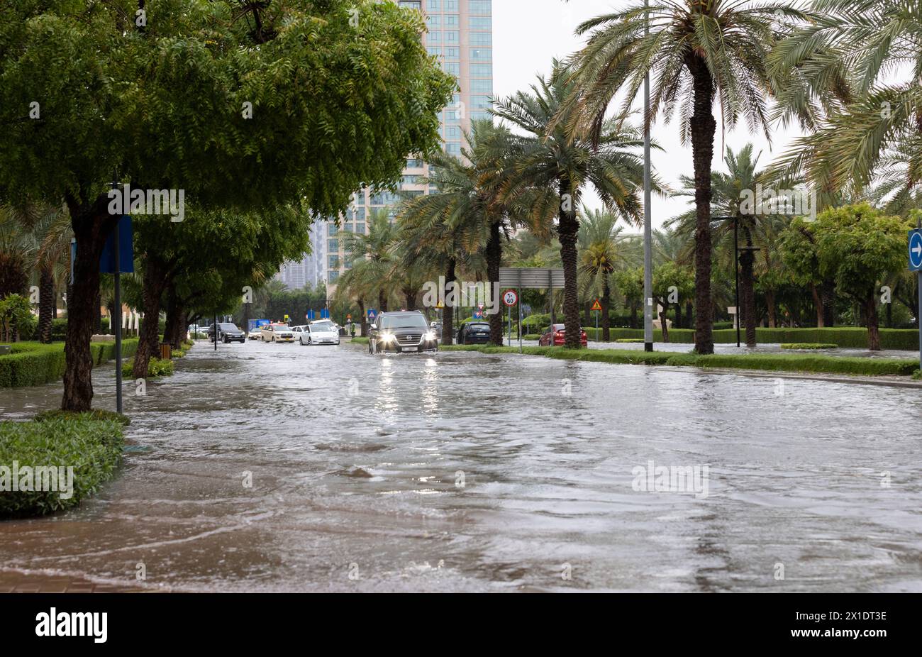 Rues inondées de Dubaï après une forte averse Banque D'Images