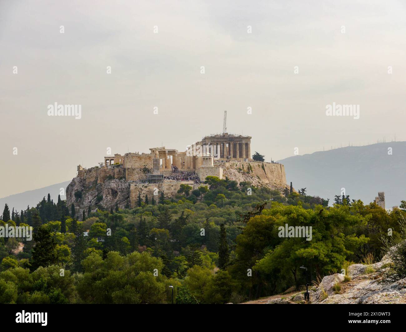 La vue de l'Acropole d'Athènes vue depuis la colline de Filopappou, Athènes, Grèce Banque D'Images