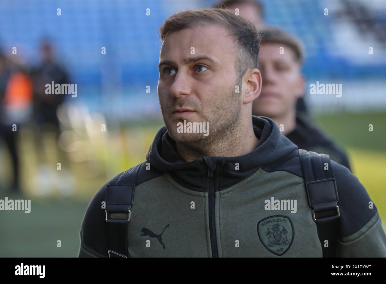 Herbie Kane de Barnsley arrive lors du match de Sky Bet League 1 Portsmouth vs Barnsley à Fratton Park, Portsmouth, Royaume-Uni, le 16 avril 2024 (photo par Alfie Cosgrove/News images) Banque D'Images