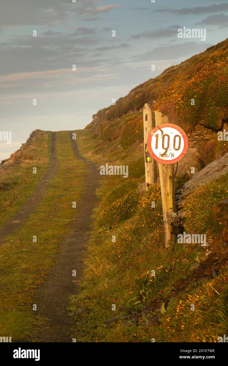 Cliff Road sur l'île de Dursey sur la Wild Atlantic Way à West Cork en Irlande Europe Banque D'Images