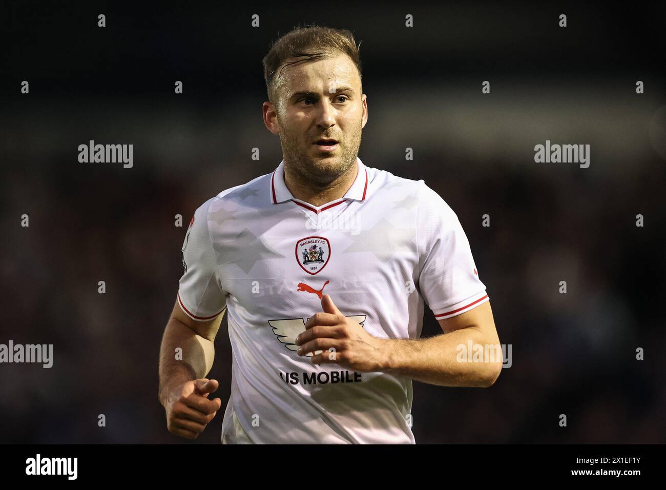 Herbie Kane de Barnsley lors du match de la Sky Bet League 1 Portsmouth vs Barnsley à Fratton Park, Portsmouth, Royaume-Uni. 16 avril 2024. (Photo de Mark Cosgrove/News images) à Portsmouth, Royaume-Uni le 16/04/2024. (Photo de Mark Cosgrove/News images/SIPA USA) crédit : SIPA USA/Alamy Live News Banque D'Images