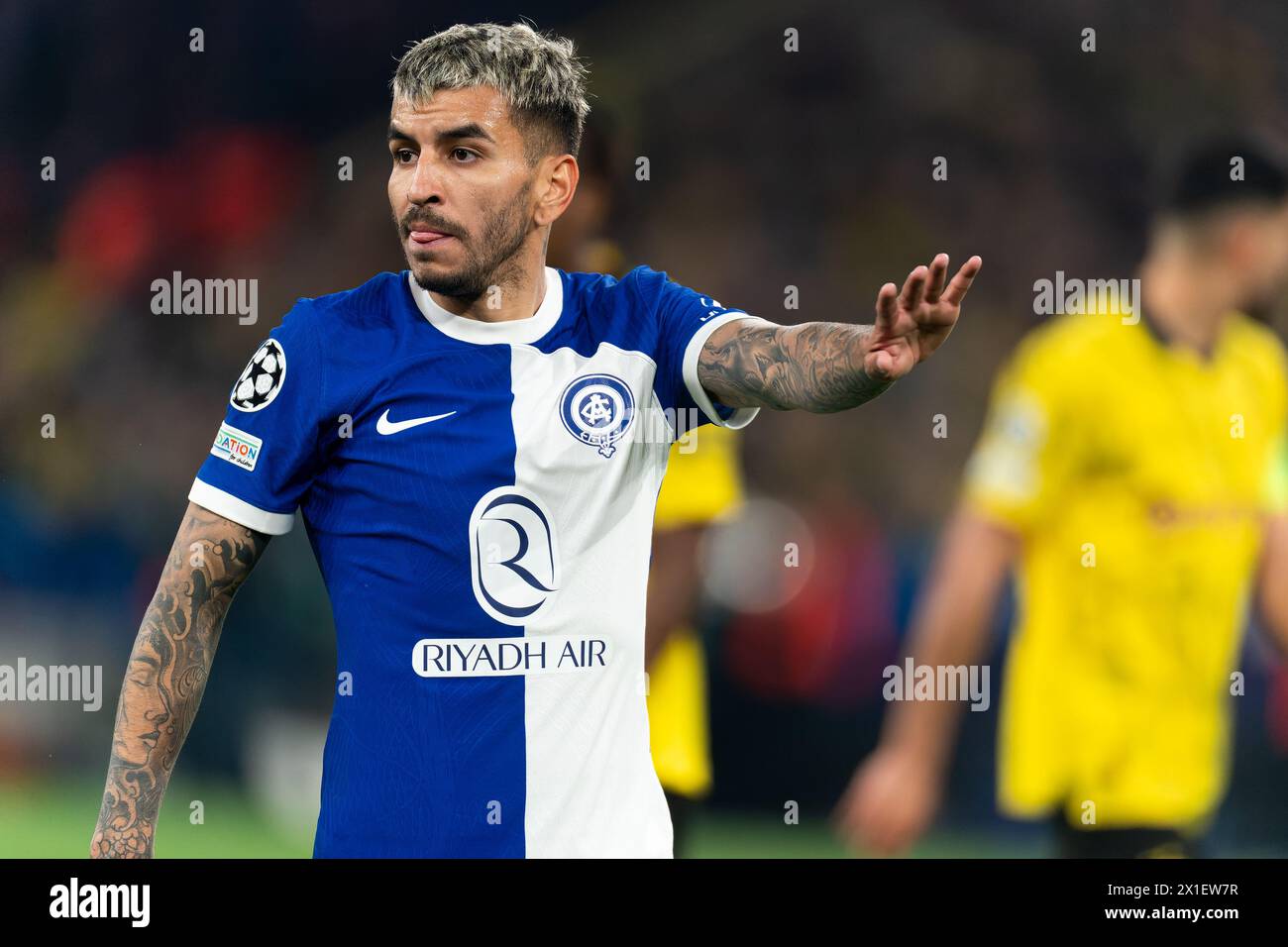 Dortmund, Allemagne. 16 avril 2024. DORTMUND, ALLEMAGNE - 16 AVRIL : Angel Correa de l'Atletico Madrid entraîne ses coéquipiers lors du quart de finale de deuxième manche - UEFA Champions League 2023/24 entre le Borussia Dortmund et l'Atletico Madrid au signal Iduna Park le 16 avril 2024 à Dortmund, Allemagne. (Photo de Joris Verwijst/Agence BSR) crédit : Agence BSR/Alamy Live News Banque D'Images