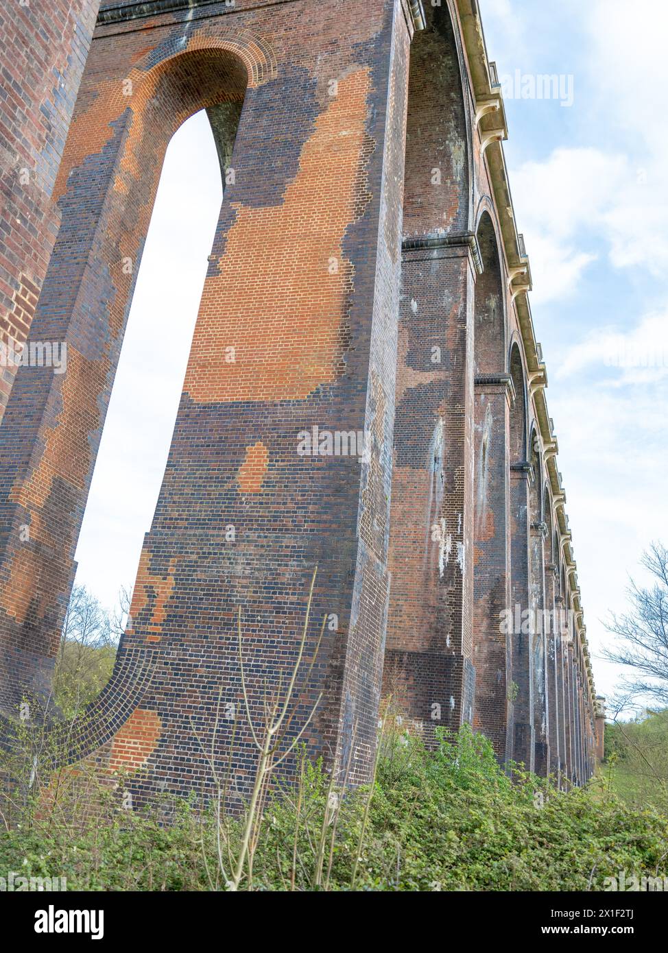 Avril 2024 - le célèbre viaduc de Balcombe dans le Sussex Banque D'Images