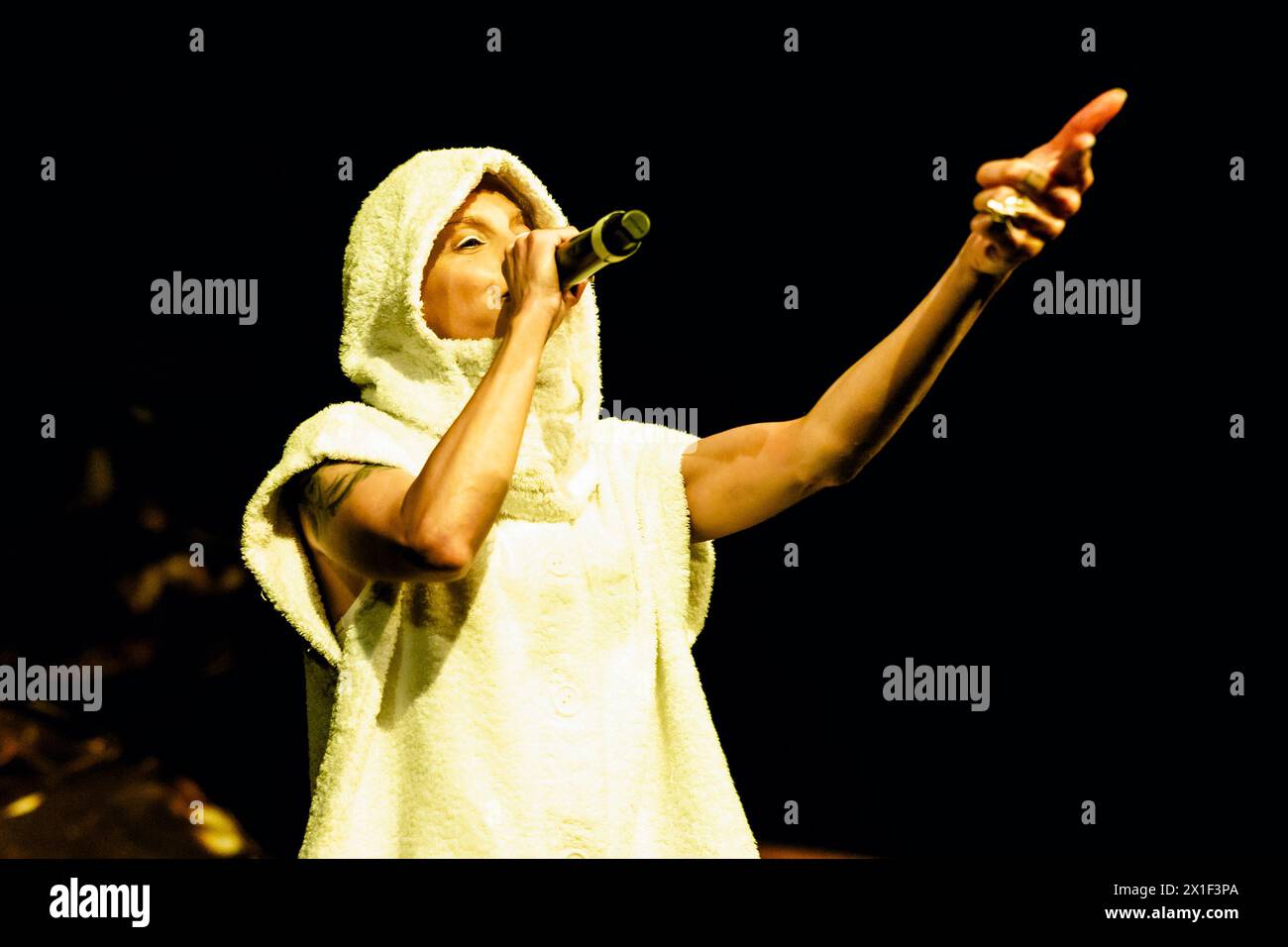 Yolandi visser du groupe de hip-hop alternatif sud-africain Die Antwoord se produit en concert à Alcatraz à Milan, en Italie, le 16 avril 2024 Banque D'Images