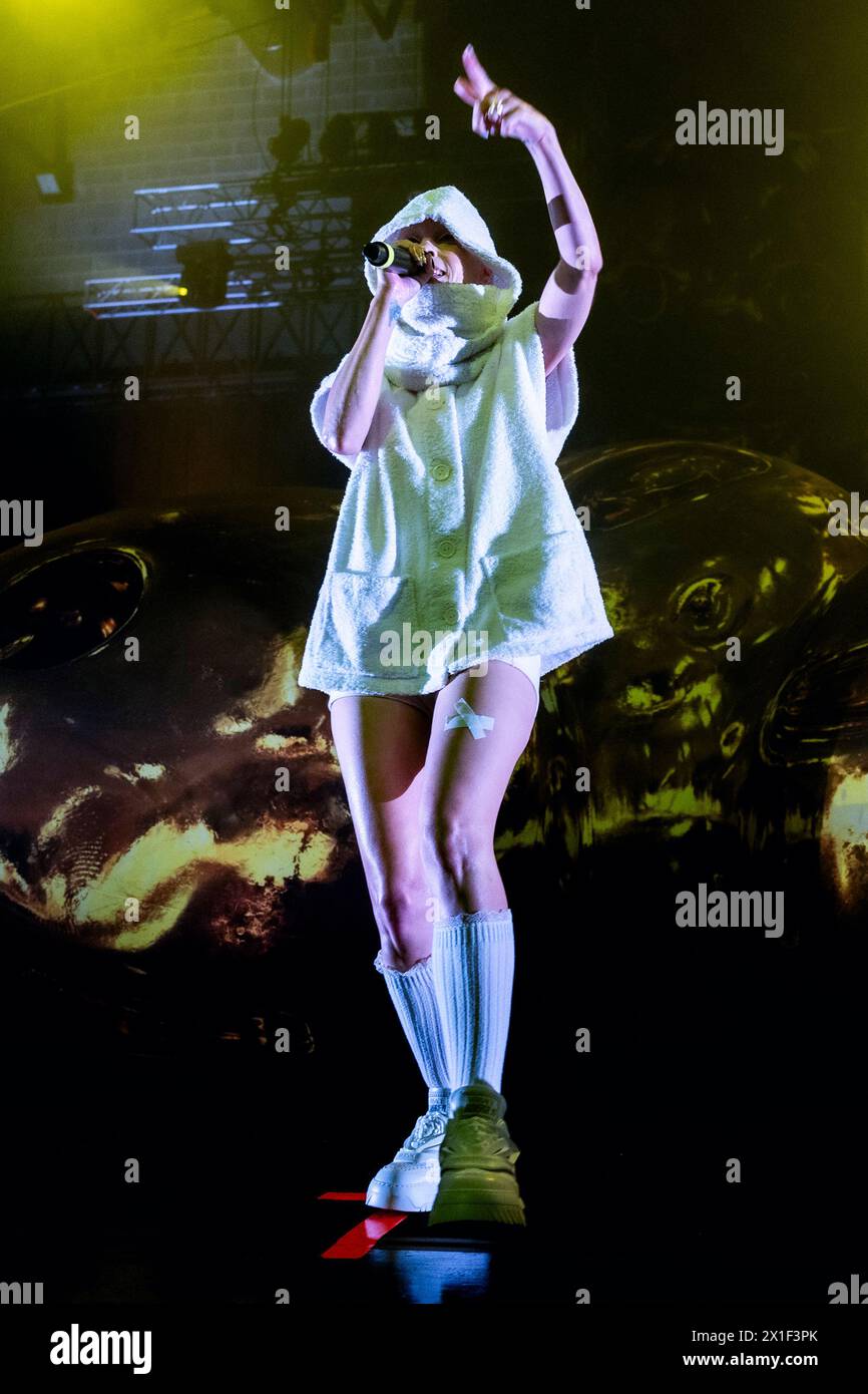Yolandi visser du groupe de hip-hop alternatif sud-africain Die Antwoord se produit en concert à Alcatraz à Milan, en Italie, le 16 avril 2024 Banque D'Images