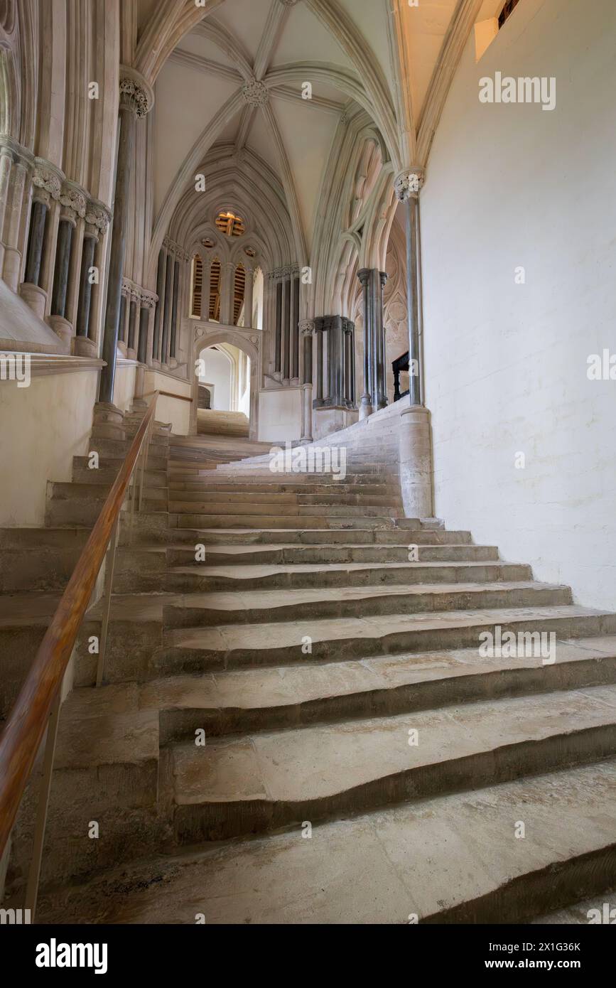 Escaliers intérieurs de la cathédrale de Wells, Wells, Somerset, Royaume-Uni Banque D'Images