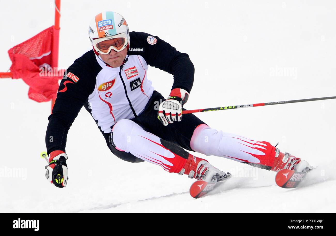 Le skieur autrichien Manuel Kramer (AUT)lors d'une séance d'entraînement le jeudi 19 novembre 2009 à Sun Peaks (Canada).APA-PHOTO : HELMUT FOHRINGER - 20091119 PD4441 - Rechteinfo : droits gérés (RM) Banque D'Images