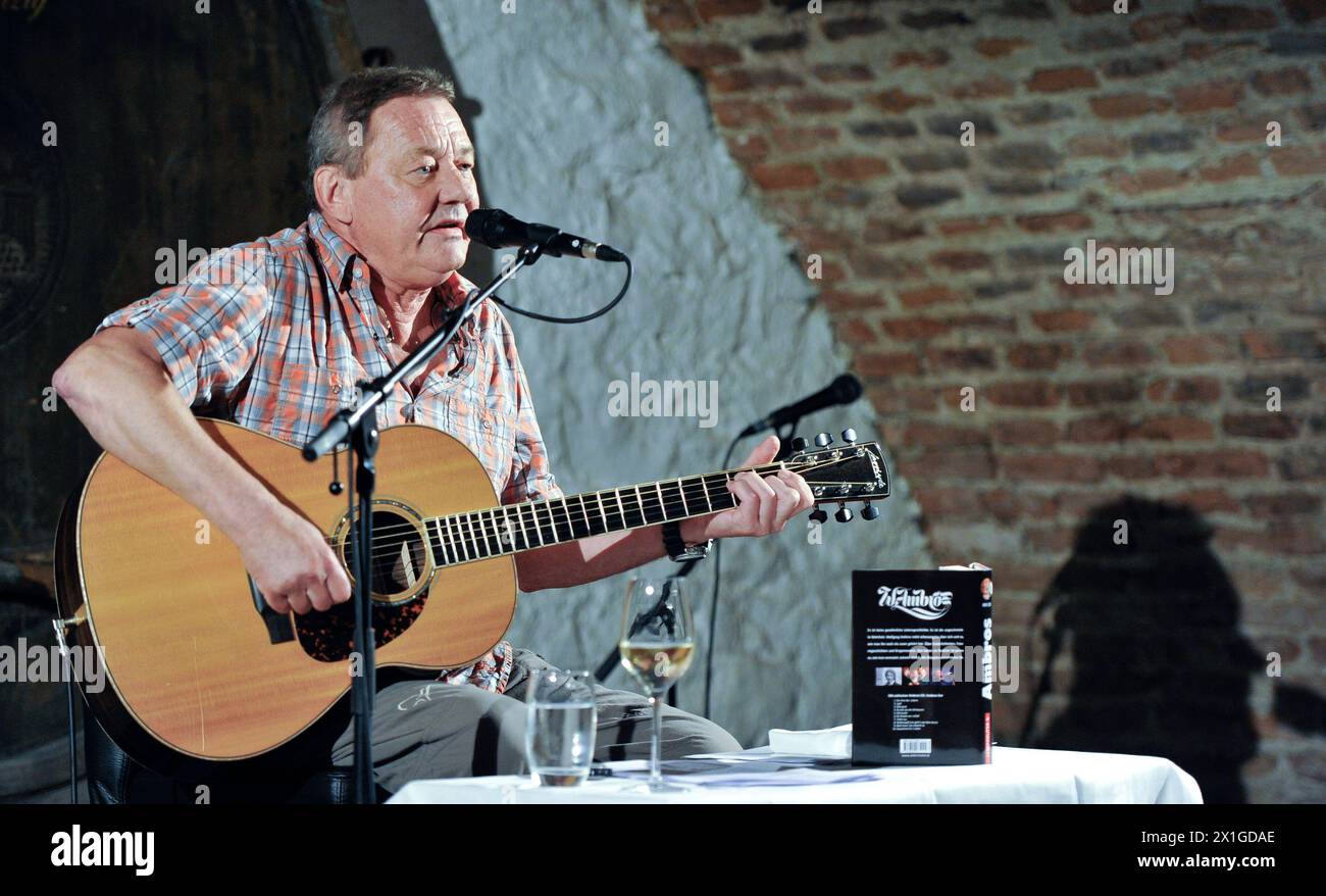 Le musicien et chanteur australien Wolfgang Ambros présente son autobiographie "Wolfgang Ambros - The Biography" à Vienne le 22 septembre 2011. - 20110922 PD3821 - Rechteinfo : droits gérés (RM) Banque D'Images