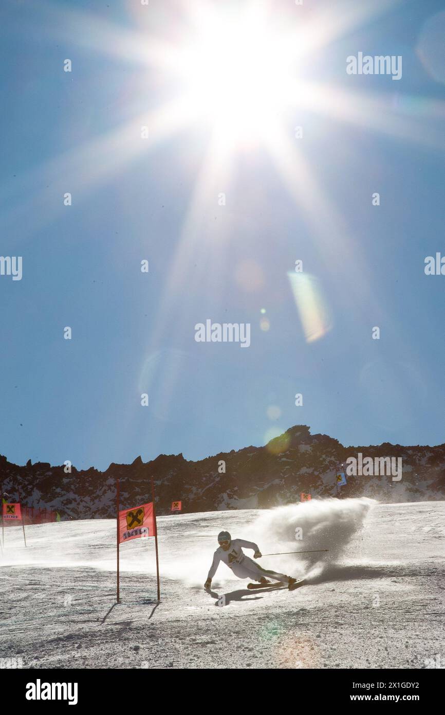 Première étape du slalom géant masculin sur le glacier Rettenbach à Soelden le 23 octobre 2011. Dans l'image : Christof Innerhofer - 20111023 PD0674 - Rechteinfo : droits gérés (RM) Banque D'Images