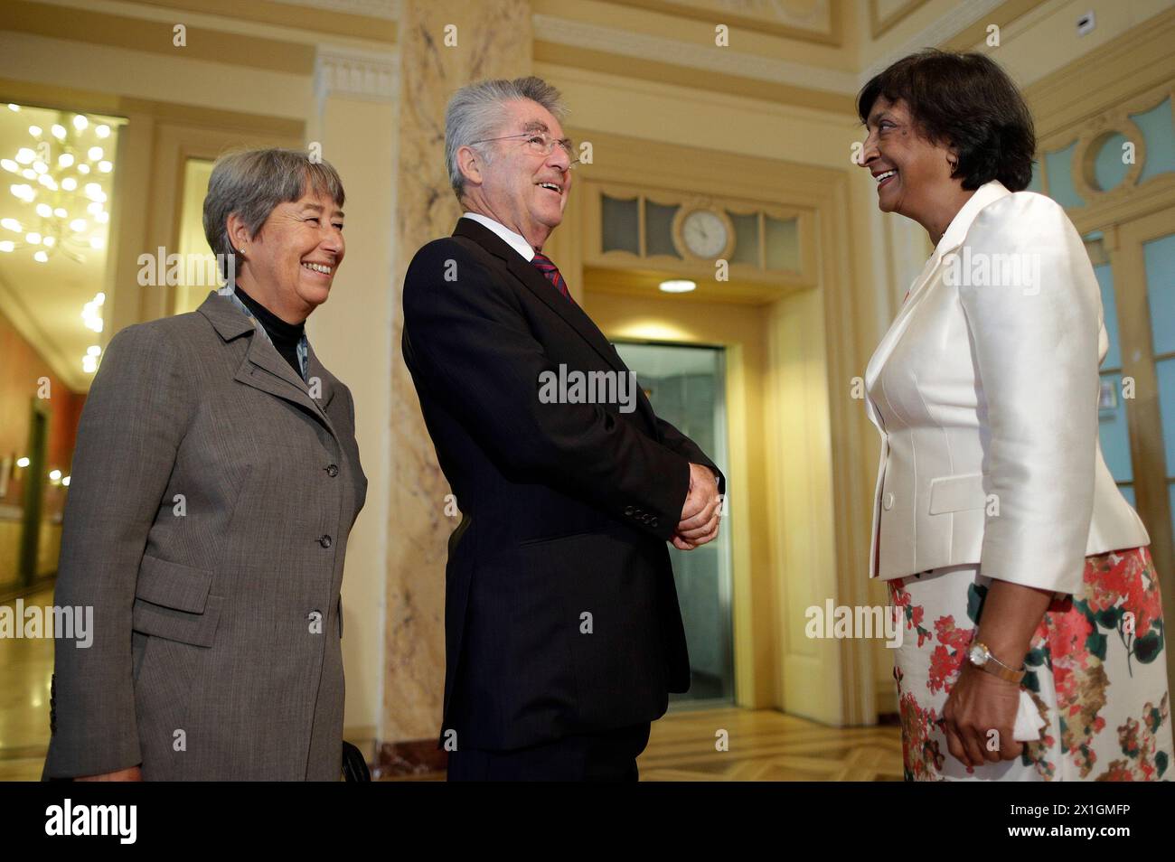 Dr. Heinz Fischer, Président fédéral autrichien, et son épouse Margit avec le Haut Commissaire des Nations Unies aux droits de l'homme, le HCDH, Navanethem Pillay au Conseil des droits de l'homme à Genève le 2013/06/10. Fischer reste trois jours en Suisse. - 20130603 PD8747 - Rechteinfo : droits gérés (RM) Banque D'Images