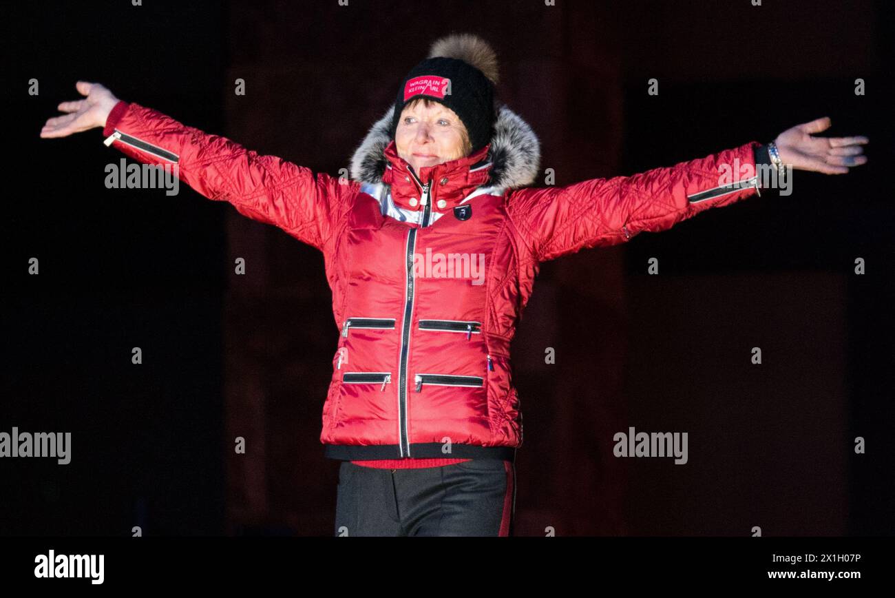 Lors de la cérémonie d'ouverture des Championnats du monde de ski alpin FIS à Beaver Creek, Colorado, États-Unis, le 2 février 2015. Les Championnats du monde se déroulent du 02 au 15 février. Sur la photo : ancienne skieuse autrichienne Annemarie Moser-Proell. - 20150203 PD0087 - Rechteinfo : droits gérés (RM) Banque D'Images