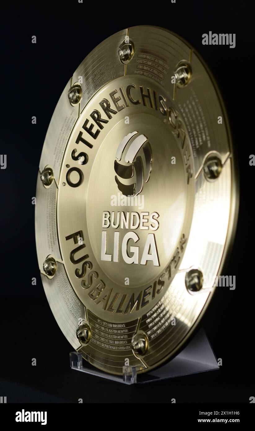 Faistenau - présentation du nouveau Trophée des Champions de la Bundesliga autrichienne de football au Guertlerei Schnitzhofer, Faistenau, Autriche le 2015/04/23. - 20150423 PD2859 - Rechteinfo : droits gérés (RM) Banque D'Images