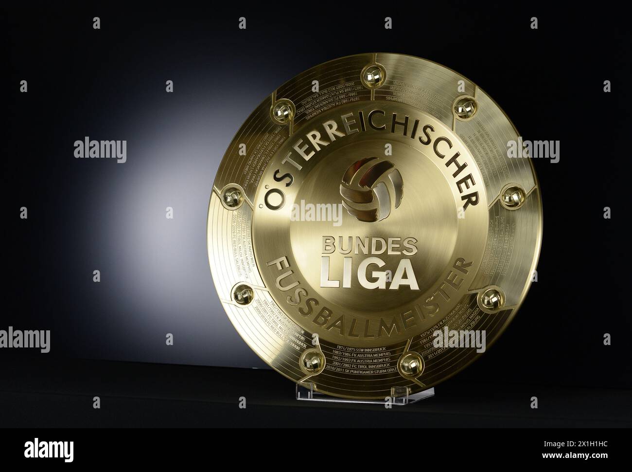 Faistenau - présentation du nouveau Trophée des Champions de la Bundesliga autrichienne de football au Guertlerei Schnitzhofer, Faistenau, Autriche le 2015/04/23. - 20150423 PD2489 - Rechteinfo : droits gérés (RM) Banque D'Images