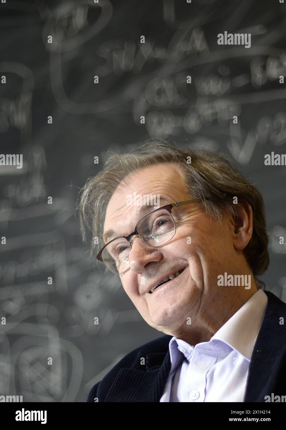 Klosterneuburg - Sir Roger Penrose lors d'un entretien avec l'Autriche presse Agentur à l'Institut des Sciences et technologies (IST) Autriche le 21 mai 2015. Sir Roger Penrose OM FRS est un physicien mathématique anglais, mathématicien et philosophe des sciences. Il est professeur émérite de mathématiques Rouse Ball à l'Institut mathématique de l'Université d'Oxford, ainsi qu'un membre émérite du Wadham College. - 20150521 PD11745 - Rechteinfo : droits gérés (RM) Banque D'Images