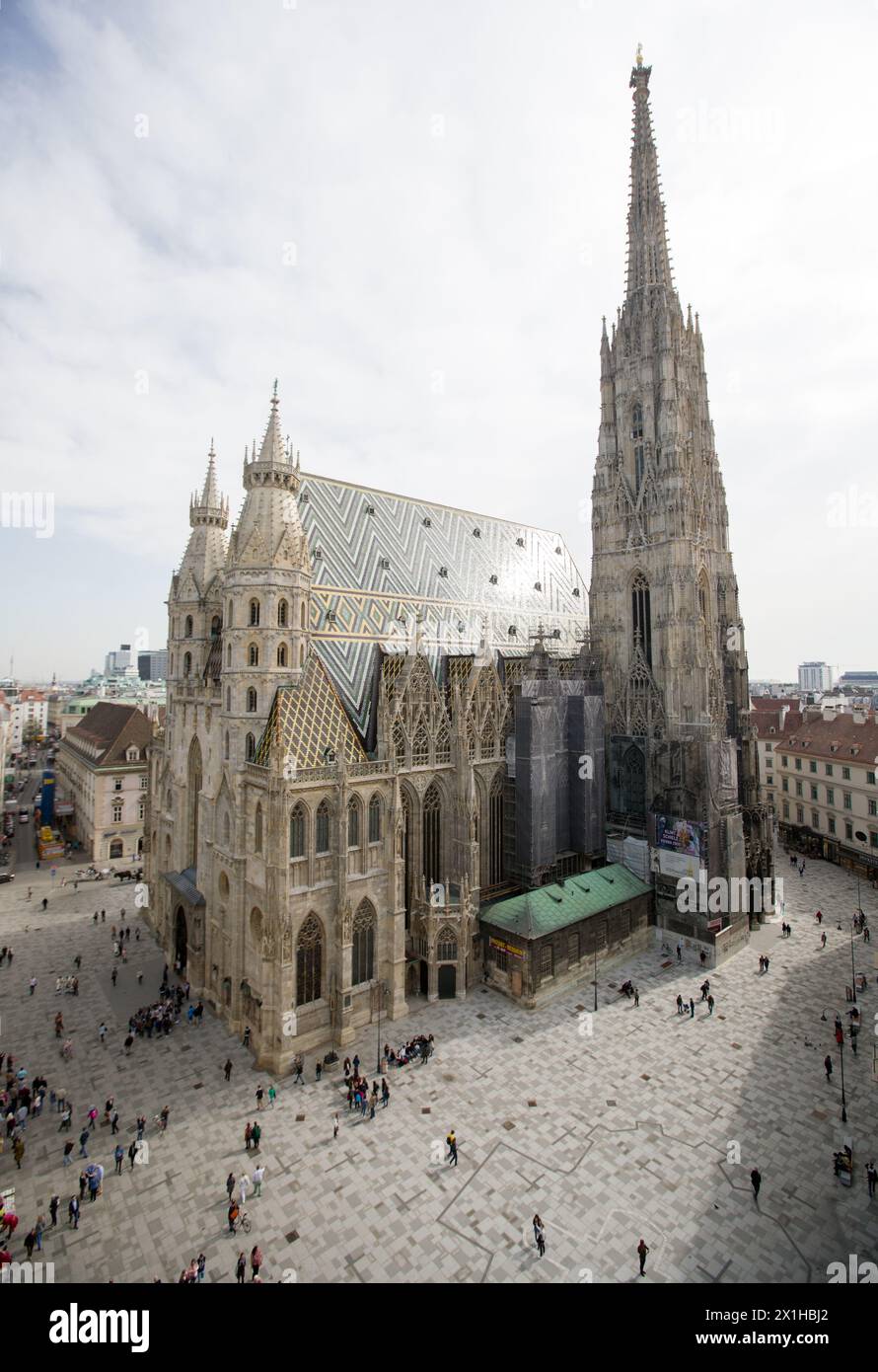 Vienne -. La cathédrale d'Étienne (plus communément connue sous son titre allemand Stephansdom) est l'église mère de l'archidiocèse catholique de Vienne et le siège de l'archevêque de Vienne. Photo prise le 11 avril 2018. IMAGE :. Cathédrale d'Étienne - 20180411 PD2384 - Rechteinfo : droits gérés (RM) Banque D'Images