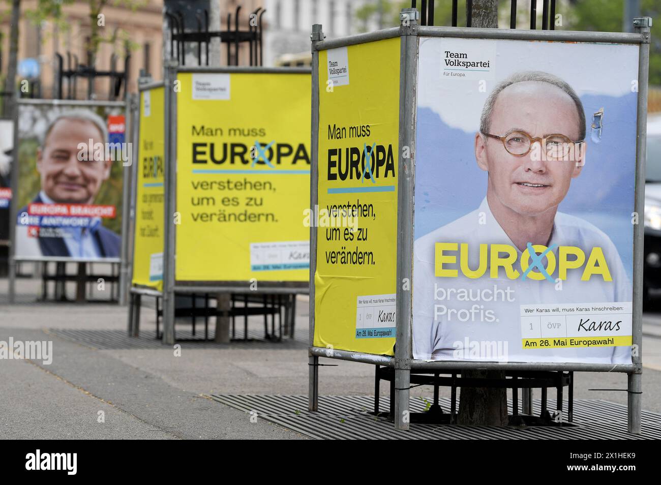 Affiches de campagne électorale du conservateur OeVP (Parti populaire d'Autriche) avant les élections au Parlement européen. Photographié à Vienne, Autriche, le 23 avril 2019. - 20190423 PD2640 - Rechteinfo : droits gérés (RM) Banque D'Images