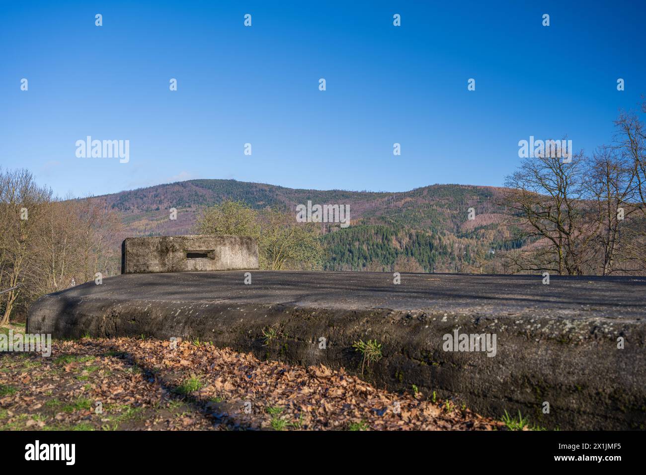 Tour d'observation dans le bunker de la seconde Guerre mondiale Wedrowiec, Wegierska Gorka, Pologne. Banque D'Images