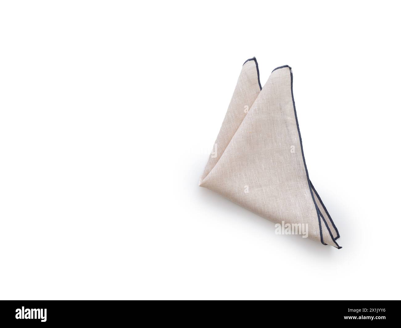 Pose plate avec serviette de cuisine en lin isolé sur fond blanc. Tissu plié pour maquette Banque D'Images