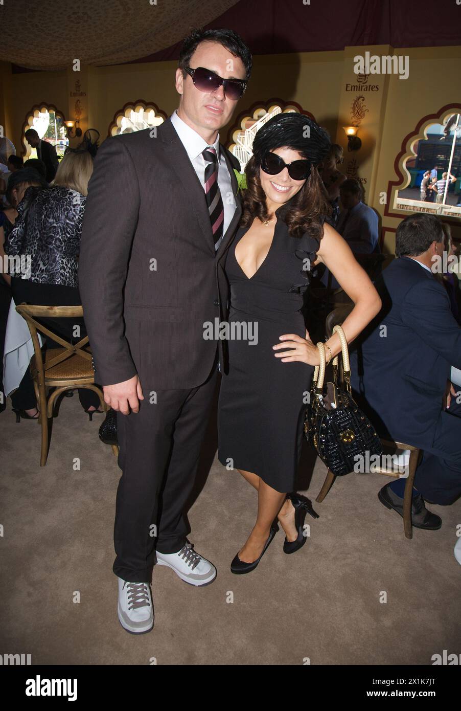 David Jones Australian Derby Day 2010, Sydney-Australia.Paul Lovelace Photography.Julian Mc Mahon et Megan Gale. Banque D'Images