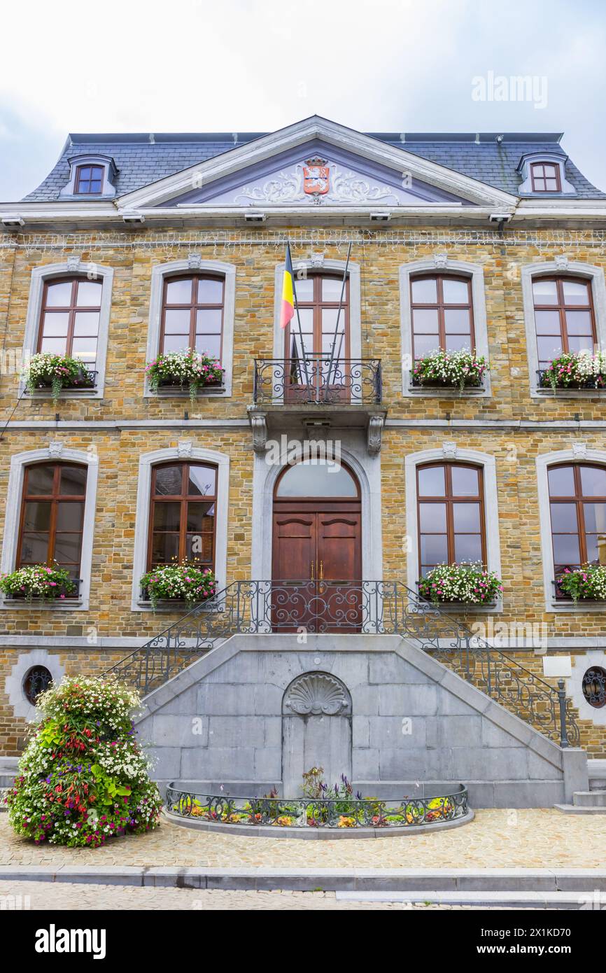 Façade avant de la mairie de la Roche-en-Ardenne, Belgique Banque D'Images
