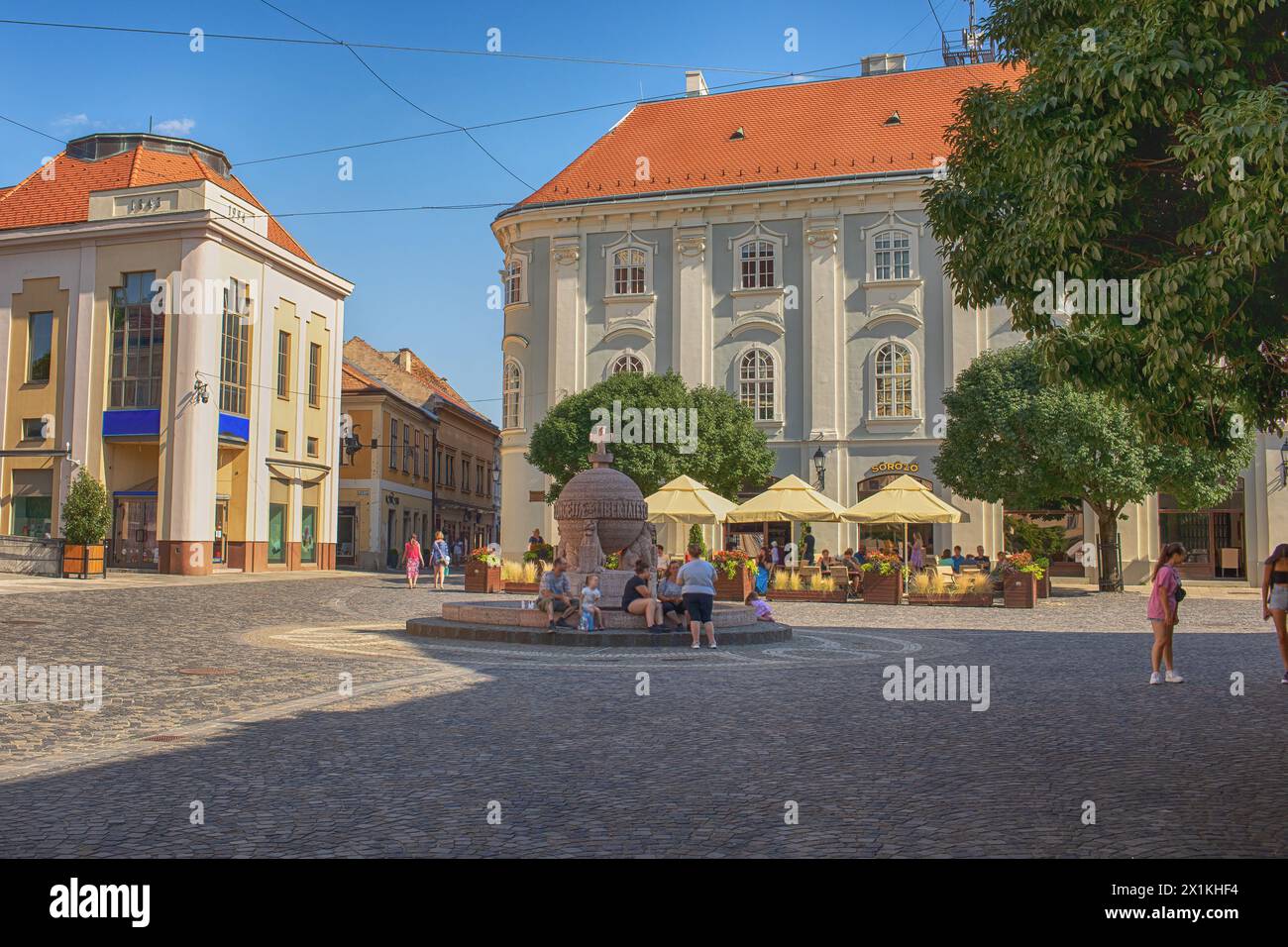 ORB et place de la mairie à Szekesfehervar, Hongrie. Banque D'Images