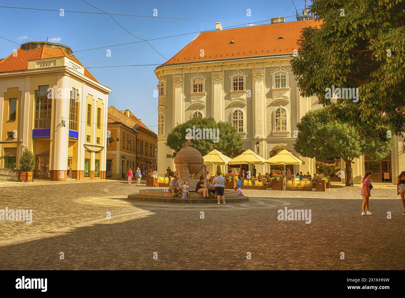ORB et place de la mairie à Szekesfehervar, Hongrie. Banque D'Images