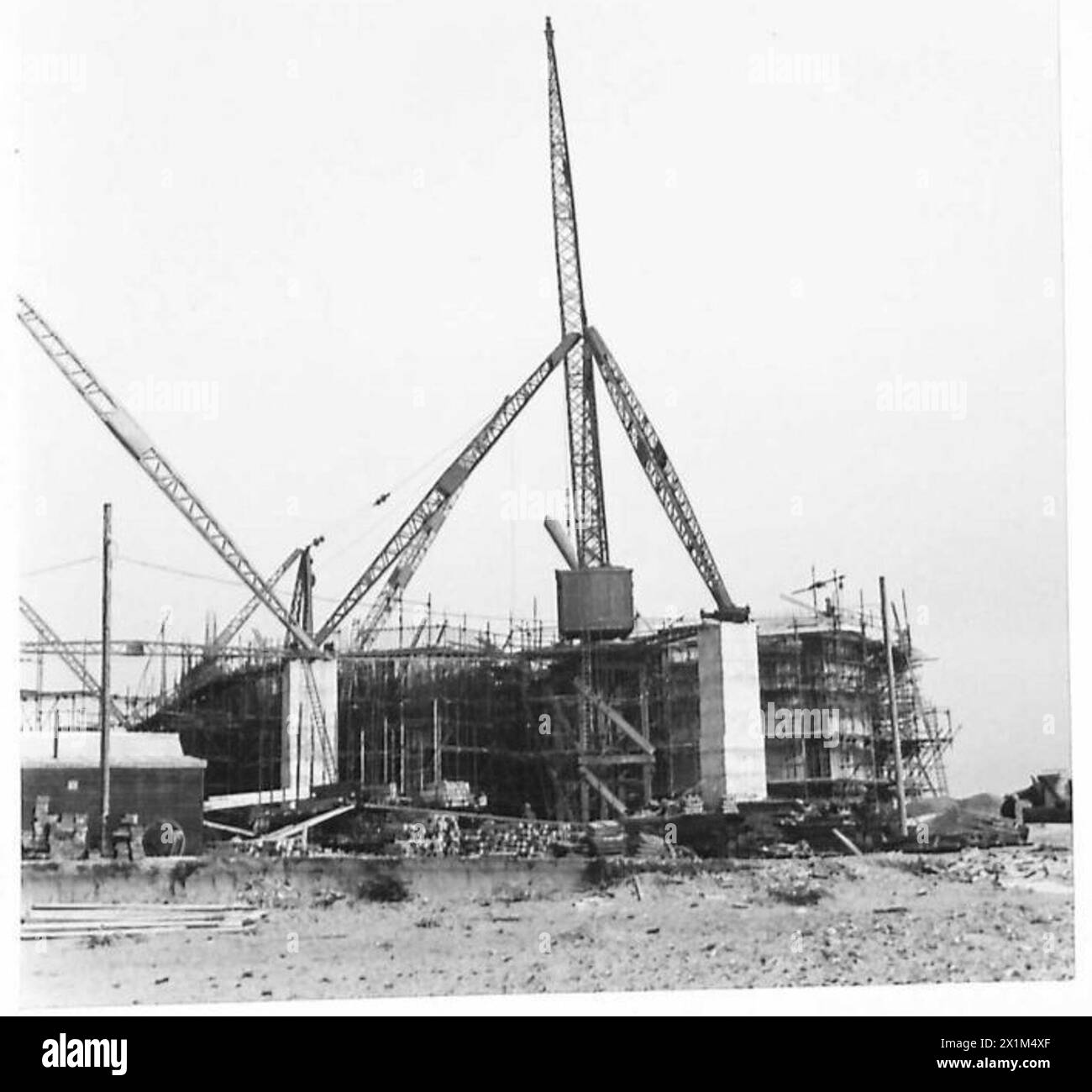 Les unités ponton 1, 2 et 3 sont en construction par l'armée britannique dans le cadre d'une mission spéciale, démontrant l'assemblage modulaire de ponts pour les traversées d'eau. Banque D'Images