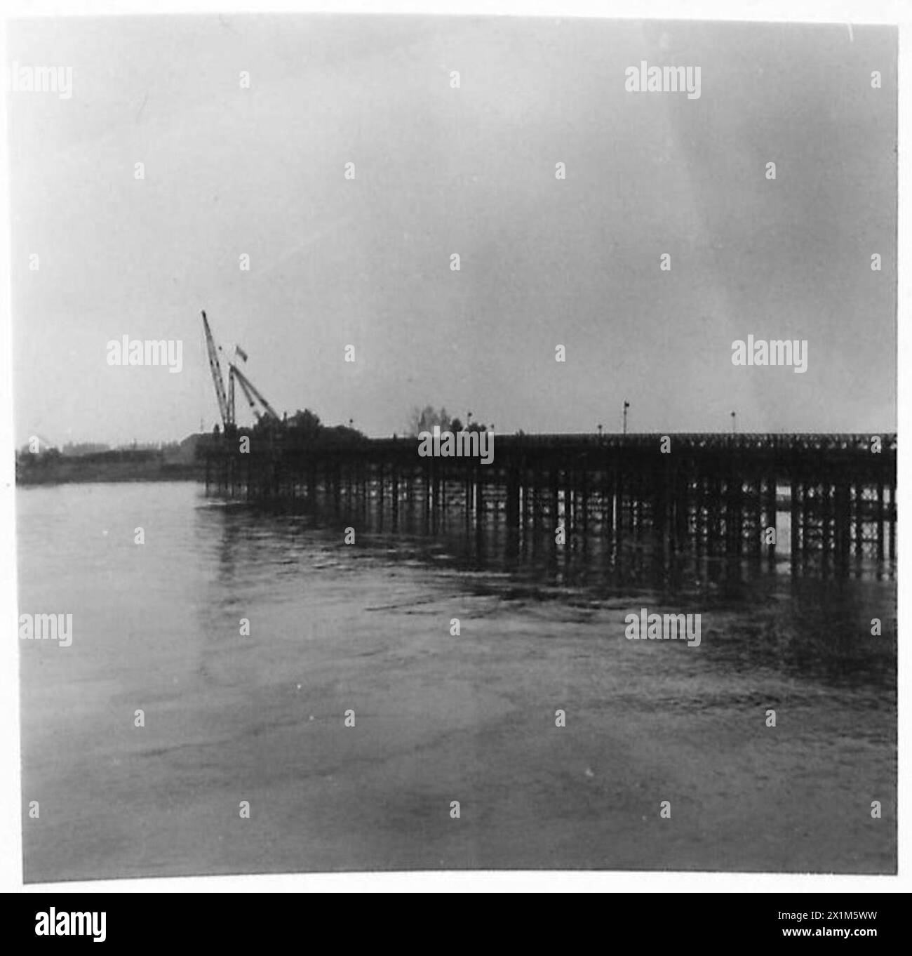 PONTS PERMANENTS SUR LE RHIN - le pont, armée britannique, 21e groupe d'armées Banque D'Images