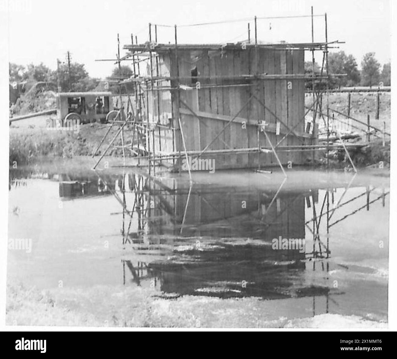 Le personnel de la section d'élimination des bombes de l'armée britannique manipule les appareils d'élimination des bombes pour une utilisation opérationnelle et des procédures de sécurité. Banque D'Images