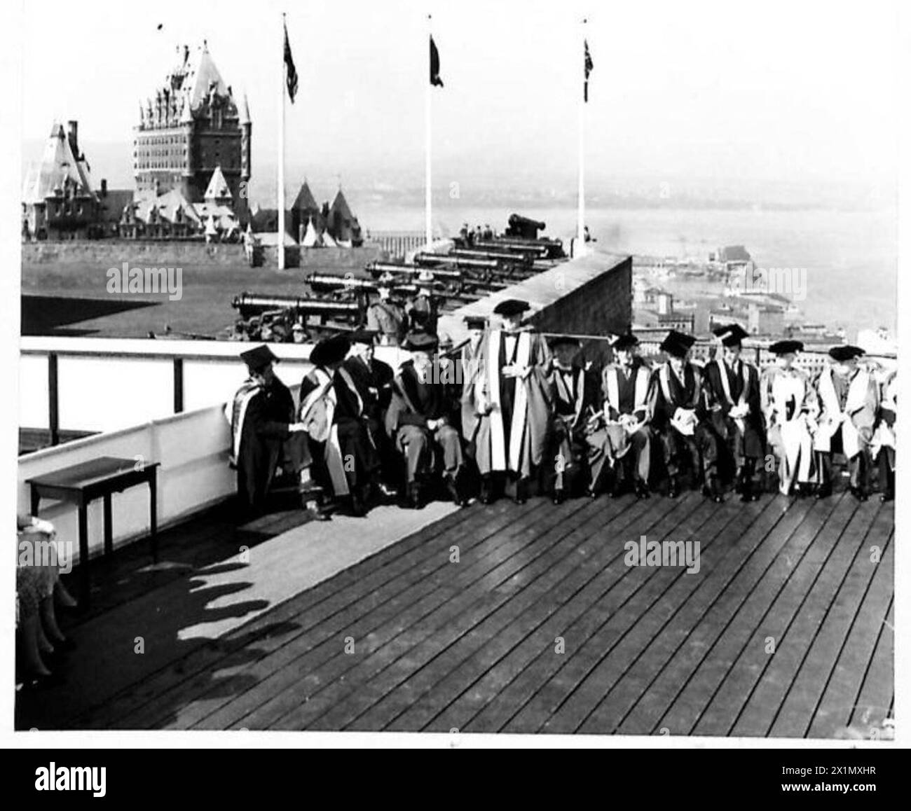 MR. WINSTON CHURCHILL AU QUÉBEC - M. Churchill s'exprime après avoir obtenu son diplôme de l'armée britannique Banque D'Images