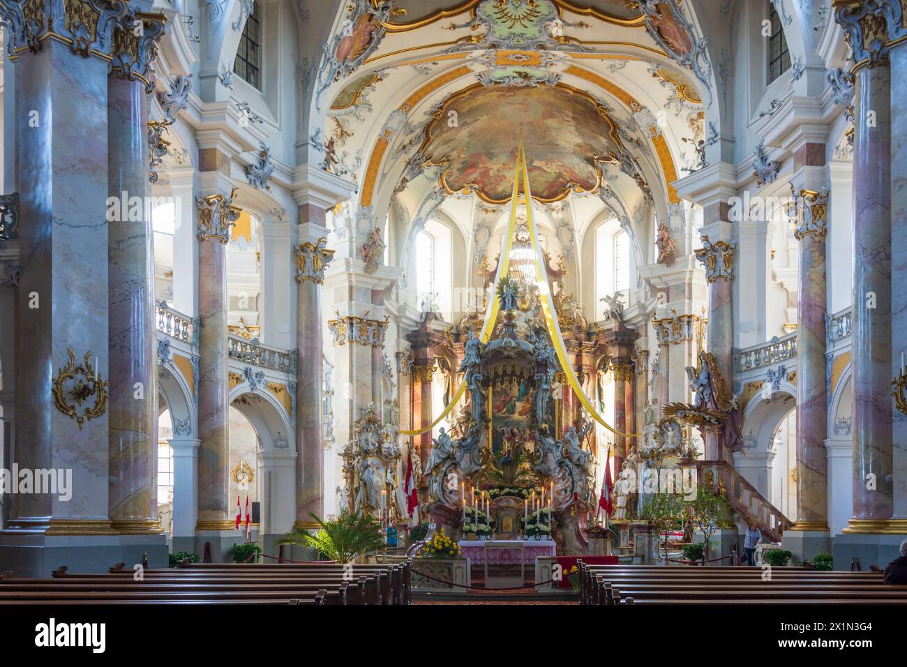 Bad Staffelstein : nef de la basilique des quatorze Saints Helpers (Basilika Vierzehnheiligen), autel de la miséricorde (Gnadenautel) à Oberfranken, en haute Franc Banque D'Images