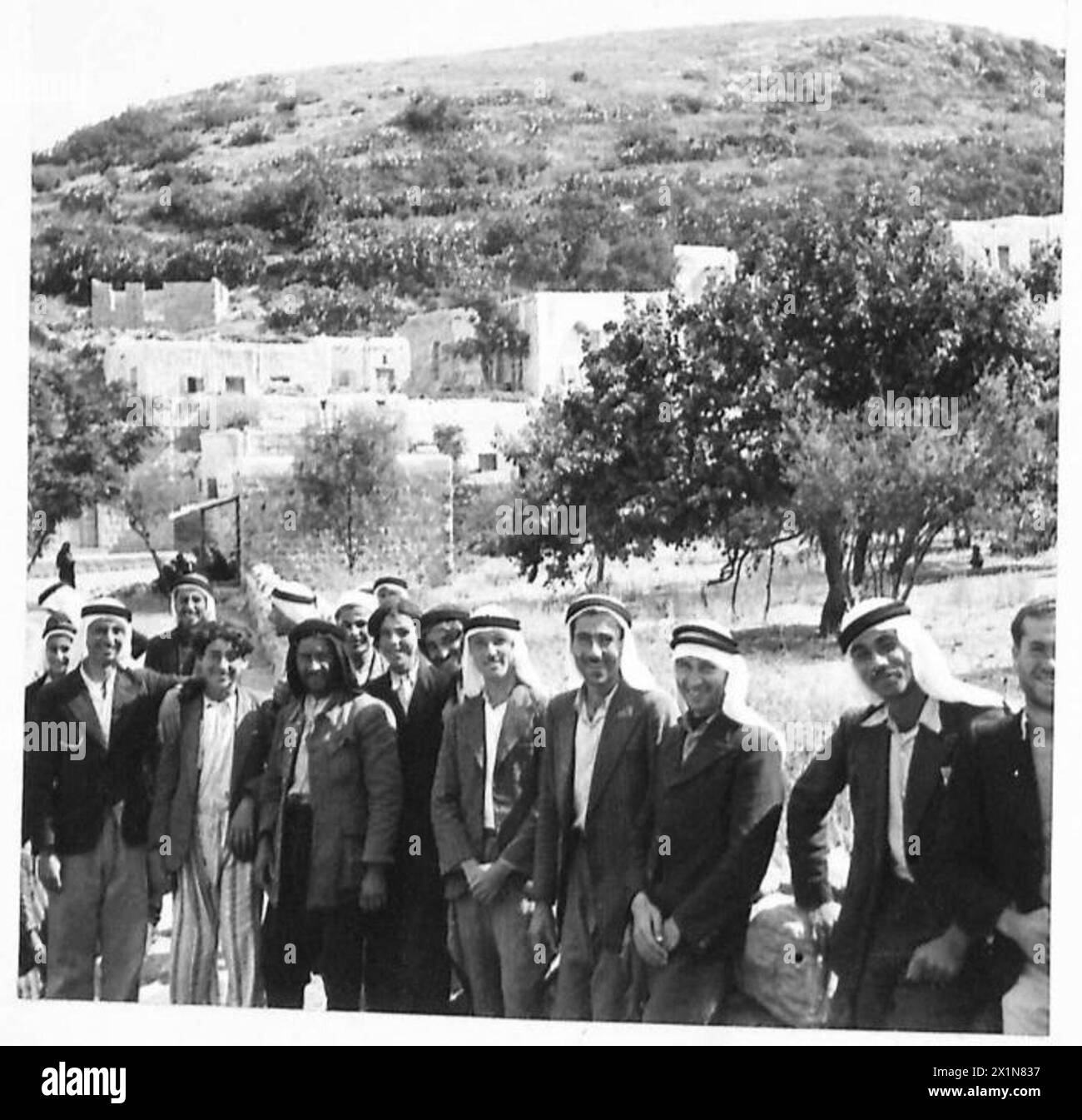 Les forces britanniques, y compris le Cheshire Yeomanry, ont avancé en Syrie lors de l'opération Exporter en juin 1941. Les troupes montées ont joué un rôle important dans l'opération, qui visait à contrer le contrôle français de Vichy et à empêcher l'utilisation par l'axe de la Syrie comme base pour des attaques contre l'Égypte. La campagne se termine par la victoire alliée, conduisant à l'occupation de la région par les forces françaises libres. Banque D'Images