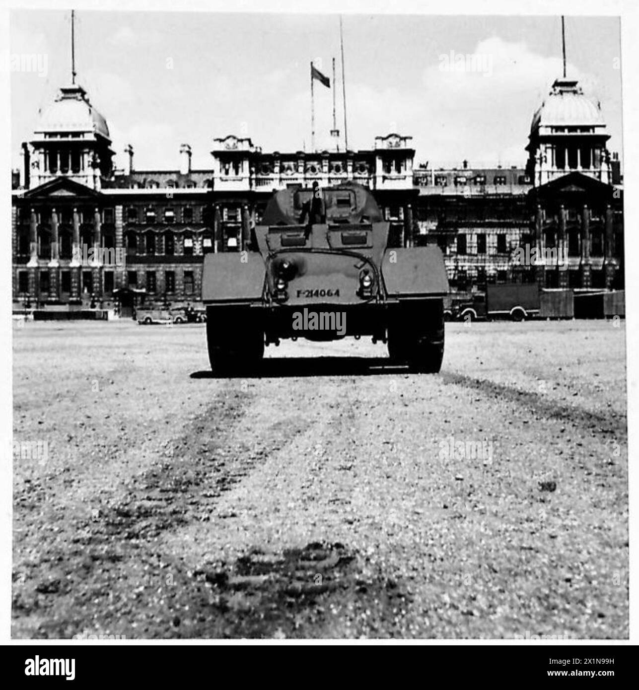 L'armée britannique déploie la voiture blindée Staghound M.6, un véhicule militaire utilisé pour les opérations de reconnaissance et de combat. Banque D'Images