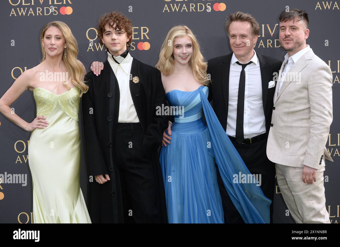 La photo doit être créditée ©Alpha Press 078237 14/04/2024 Caissie Levy, Jack Wolfe, Eleanor Worthington Cox, Jamie Parker et Michael Longhurst aux Olivier Awards 2024 à Londres. Banque D'Images