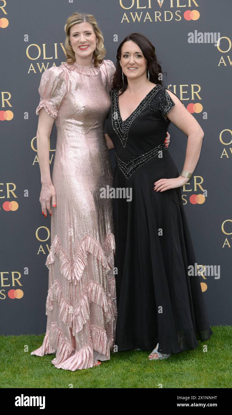 Photo à créditer ©Alpha Press 078237 14/04/2024 Claire Walker et Hannah Essex aux Olivier Awards 2024 à Londres. Banque D'Images