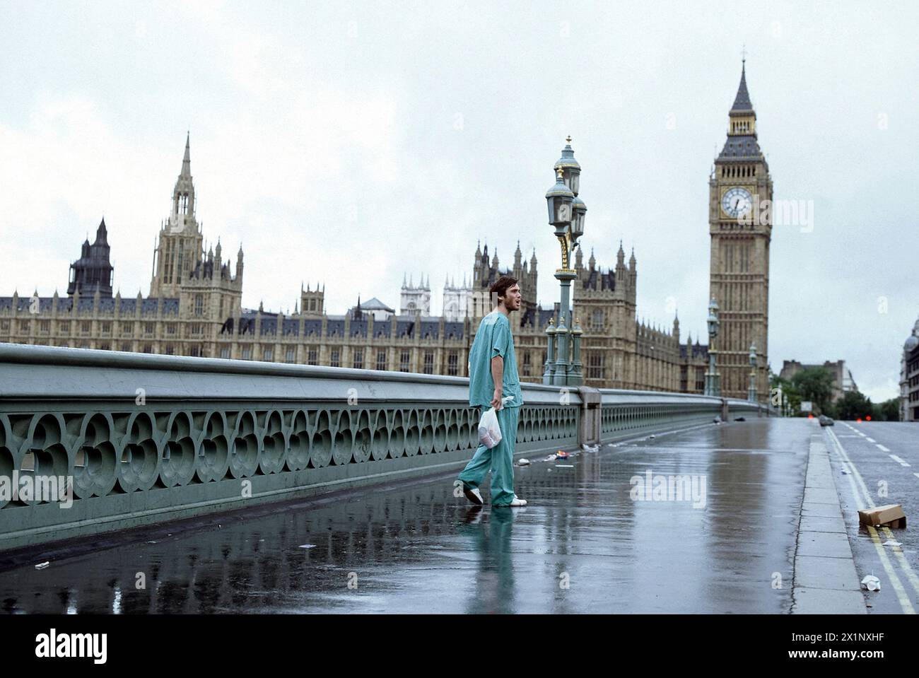 28 Days Later (2002) réalisé par Danny Boyle et mettant en vedette Cillian Murphy, Naomie Harris, Christopher Eccleston et Brendan Gleeson. Horreur de survie post-apocalyptique britannique sur un virus de rage incurable qui transforme les infectés en monstres violents. Publicité toujours. ***USAGE ÉDITORIAL SEULEMENT*** BFA / Twentieth Century Fox Banque D'Images