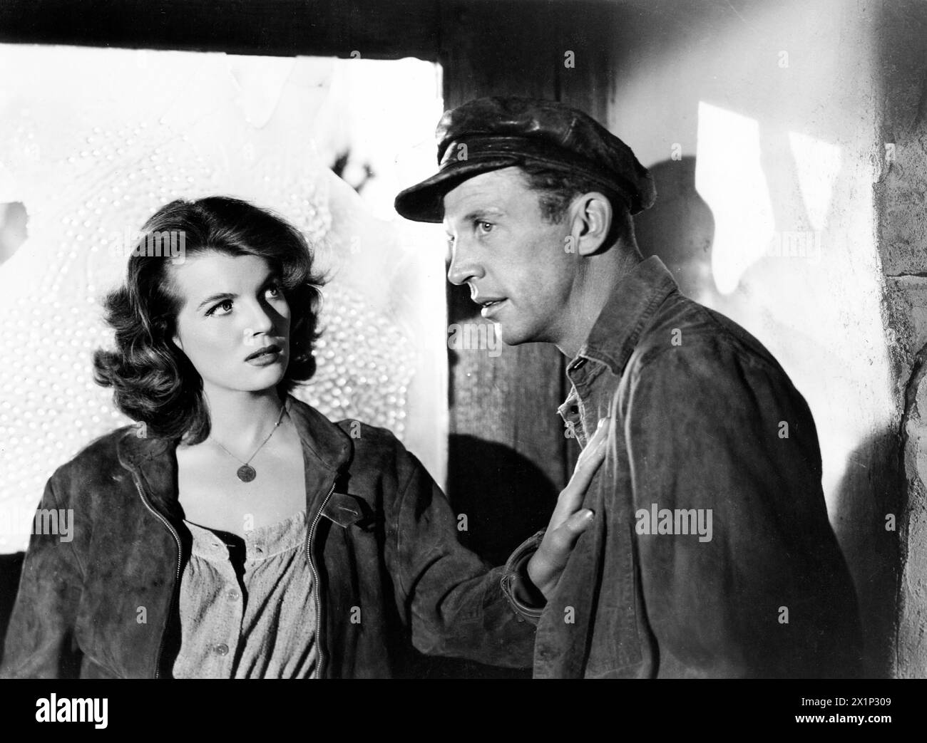 Corinne Calvet, Dan Dailey, sur le plateau du film, "When Willie Comes Marching Home", 20th Century-Fox, 1950 Banque D'Images