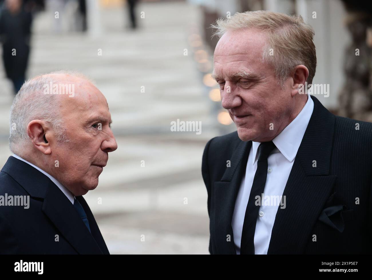 Venise, Italie. 17 avril 2024. Événement privé organisé par Mr. et Mme Pinault à la Fondation Giorgio Cini à Venise sur la photo : François Pinault et François-Henri Pinault crédit : Agence photo indépendante/Alamy Live News Banque D'Images